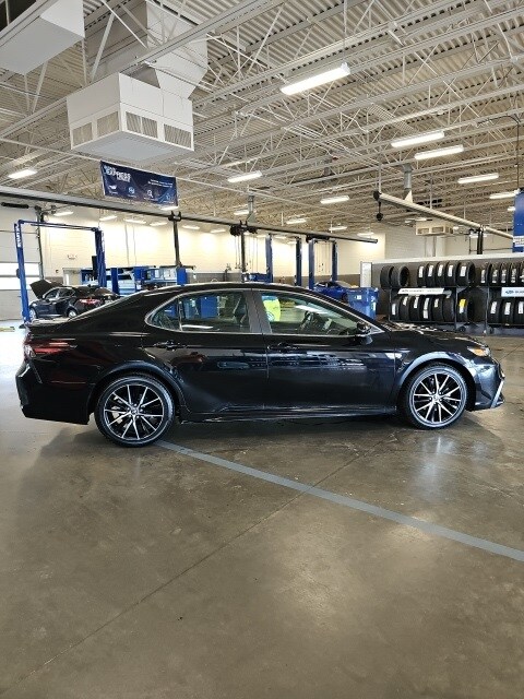 Vehicle image 5 of 48