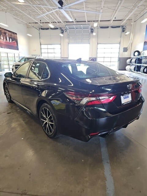 Vehicle image 11 of 48