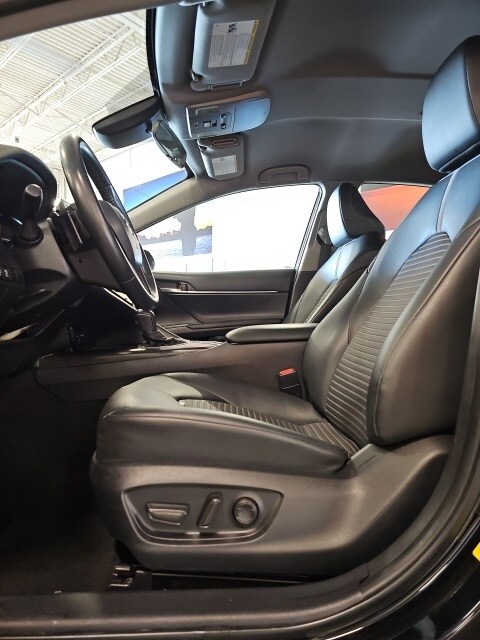Vehicle image 18 of 48