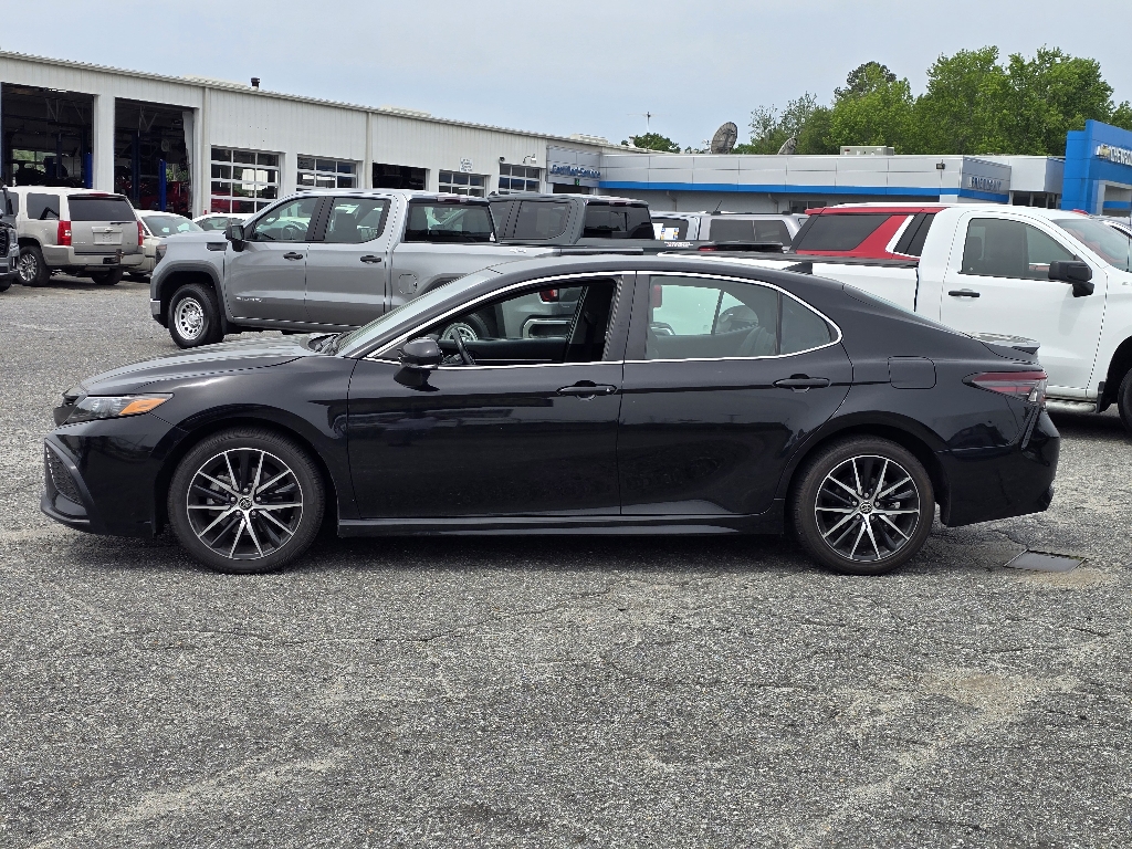Vehicle image 9 of 27
