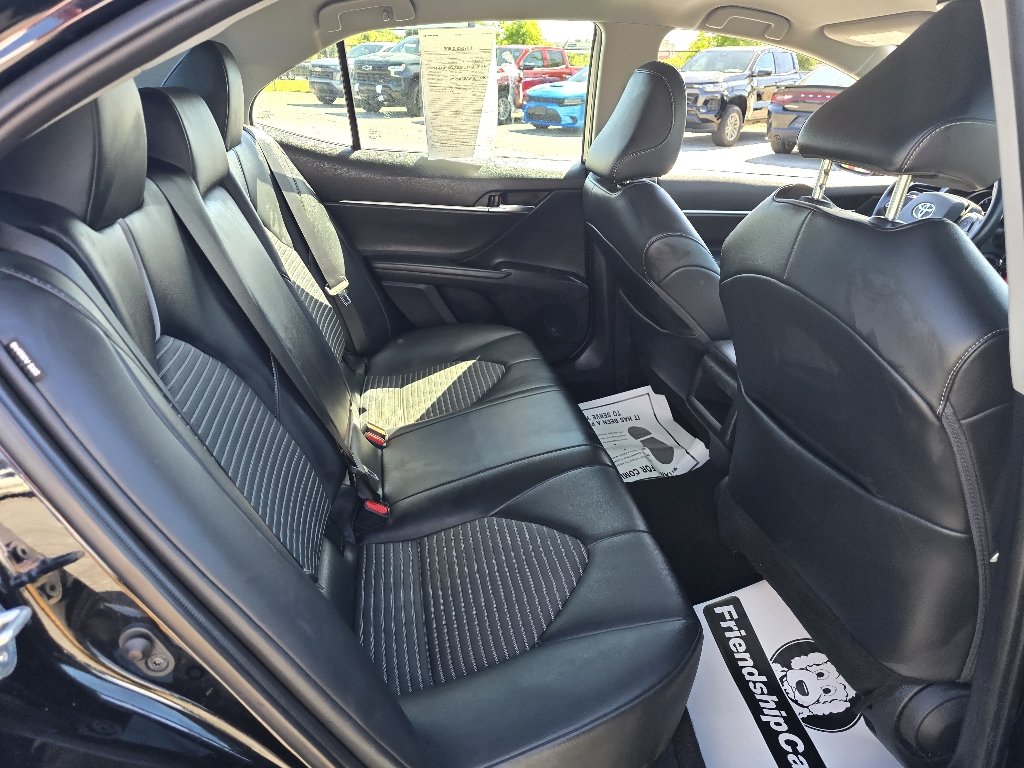 Vehicle image 17 of 27