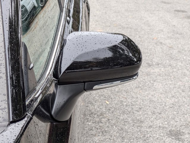 Vehicle image 25 of 70