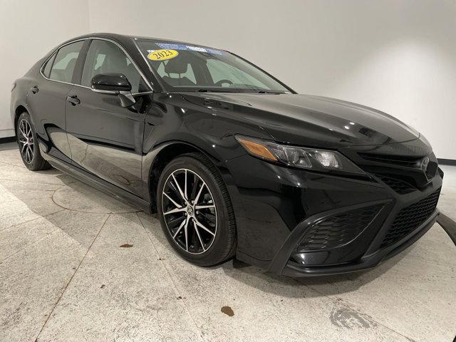 Vehicle image 6 of 70