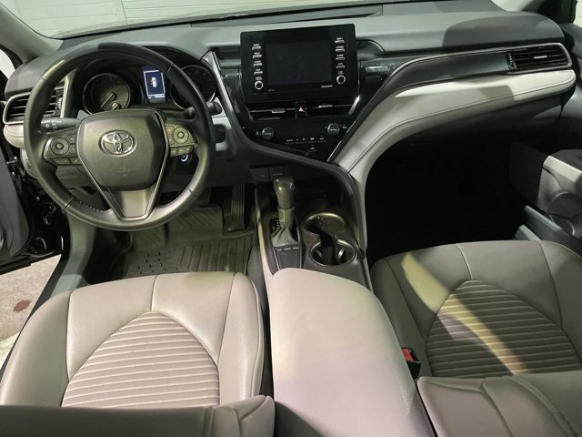 Vehicle image 68 of 70
