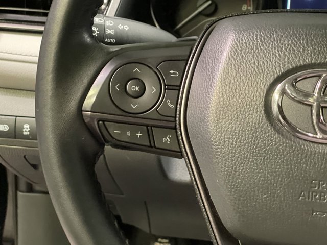Vehicle image 20 of 70