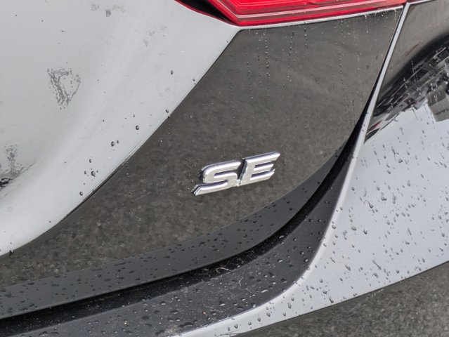 Vehicle image 30 of 70