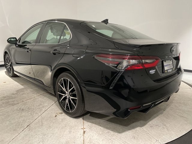 Vehicle image 8 of 70