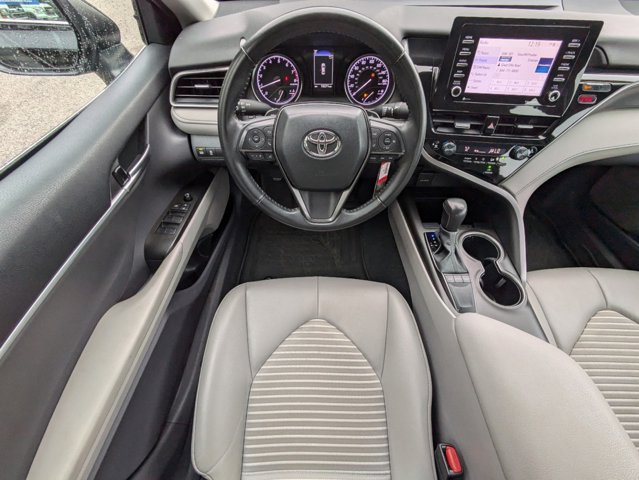 Vehicle image 37 of 70