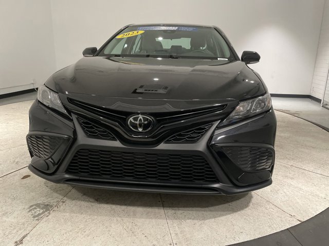 Vehicle image 4 of 70
