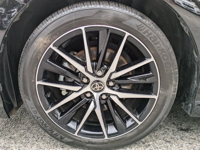 Vehicle image 26 of 70