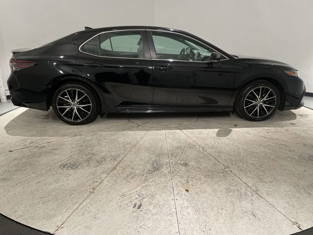 Vehicle image 7 of 70