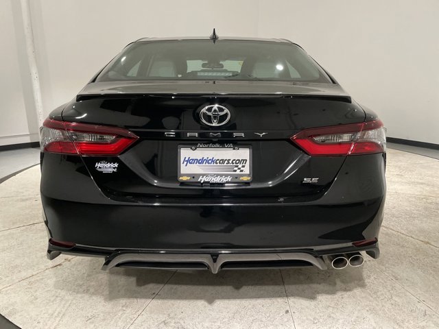 Vehicle image 5 of 70