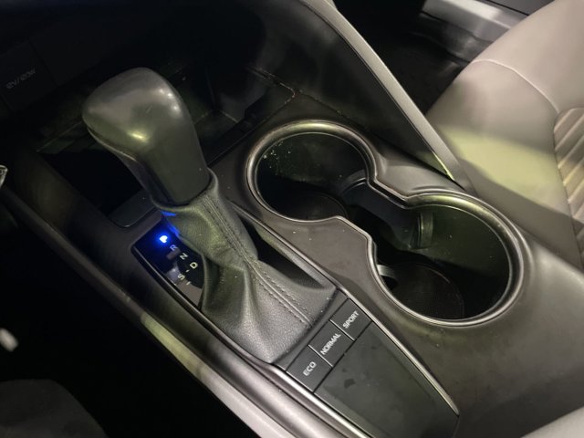 Vehicle image 36 of 70