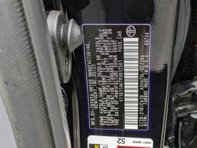 Vehicle image 61 of 70