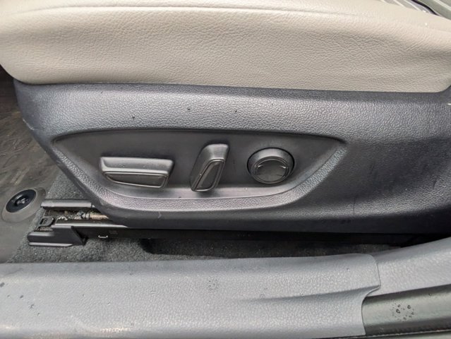 Vehicle image 45 of 70