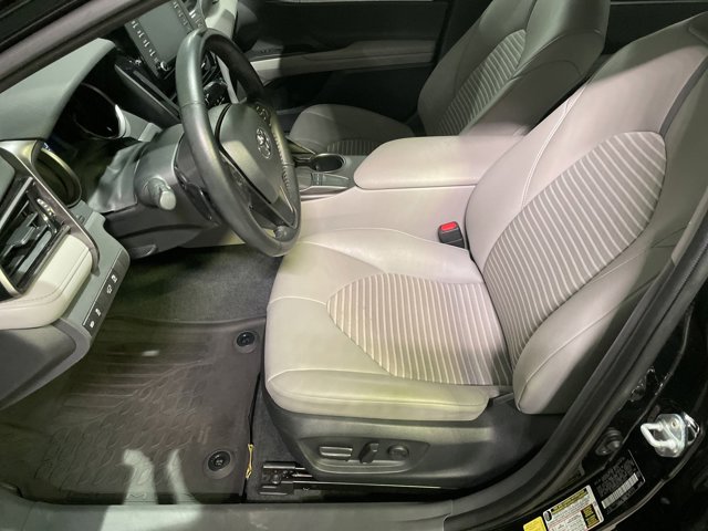 Vehicle image 66 of 70