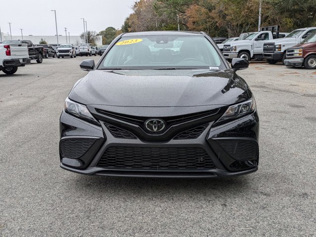 Vehicle image 16 of 70