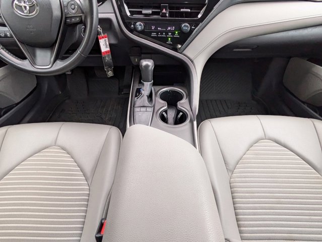 Vehicle image 43 of 70