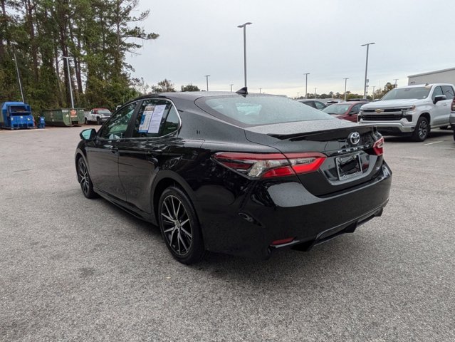 Vehicle image 14 of 70