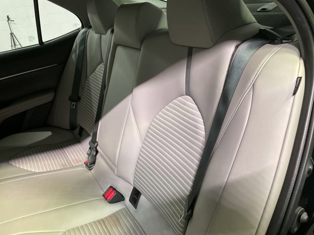 Vehicle image 46 of 70