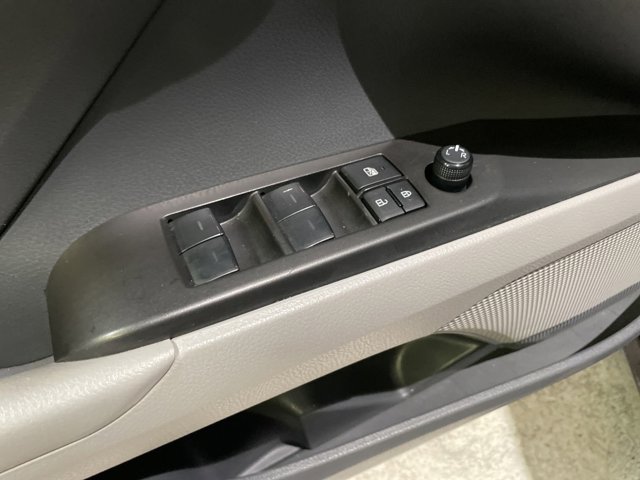 Vehicle image 65 of 70