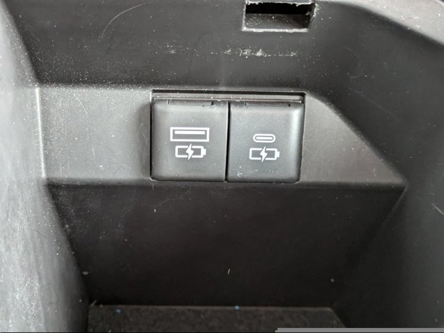 Vehicle image 51 of 70