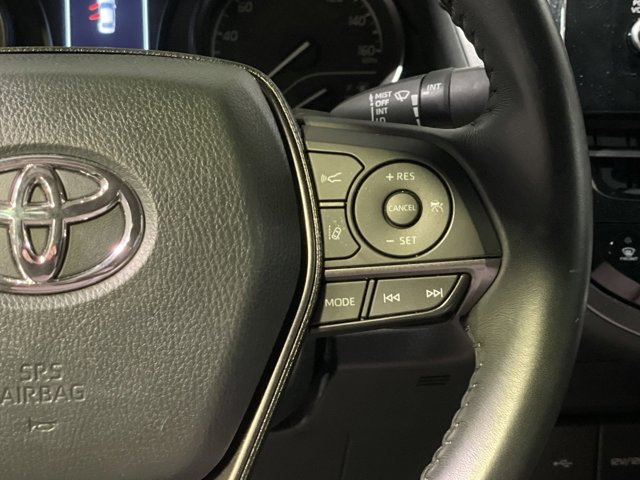 Vehicle image 23 of 70