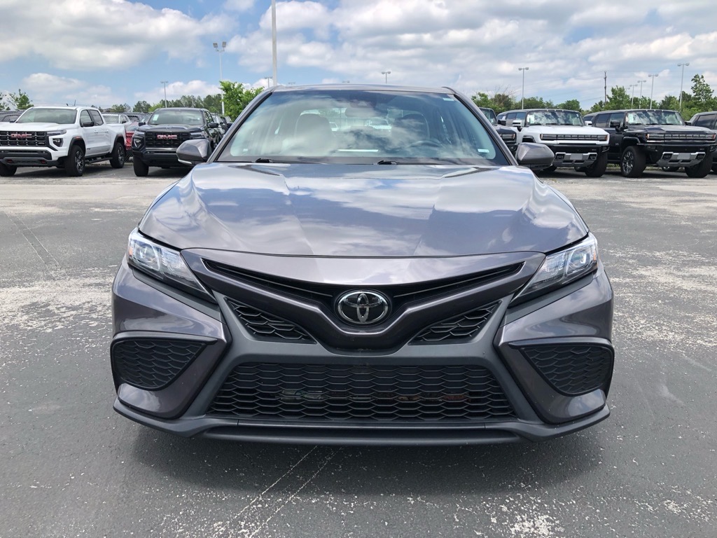Vehicle image 2 of 31