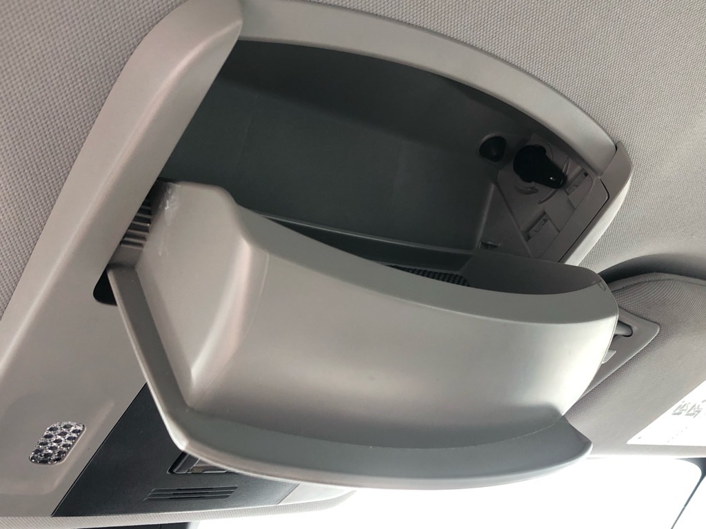 Vehicle image 21 of 31