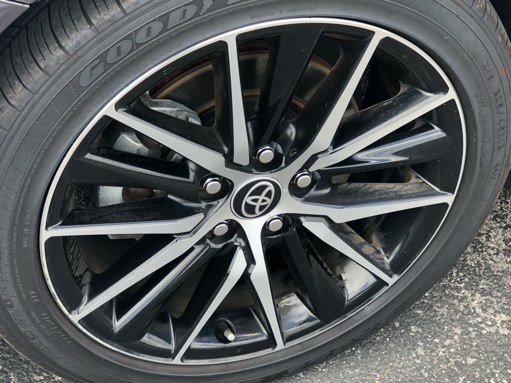 Vehicle image 14 of 31