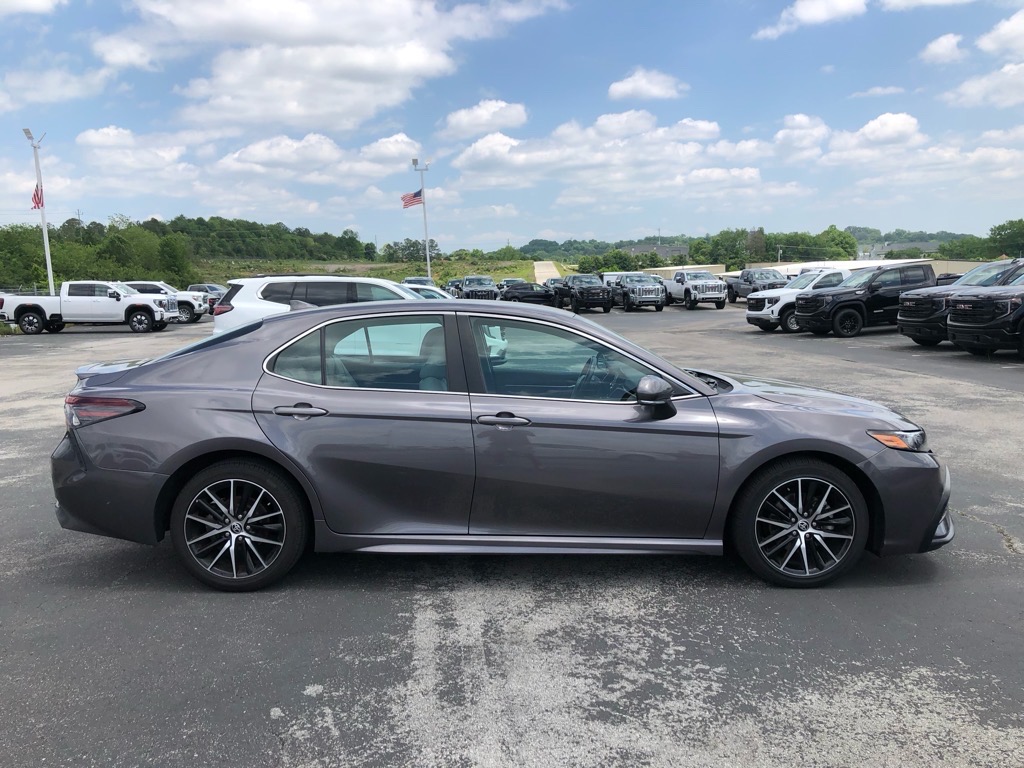 Vehicle image 5 of 31