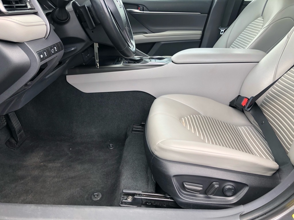 Vehicle image 16 of 31