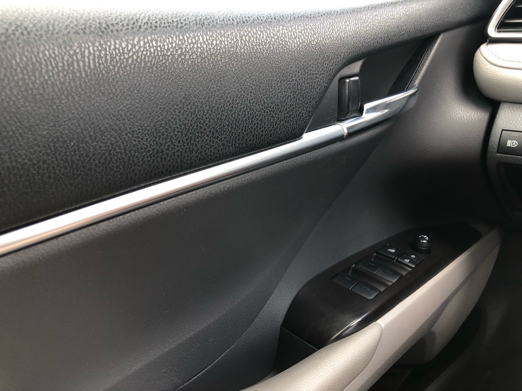 Vehicle image 28 of 31