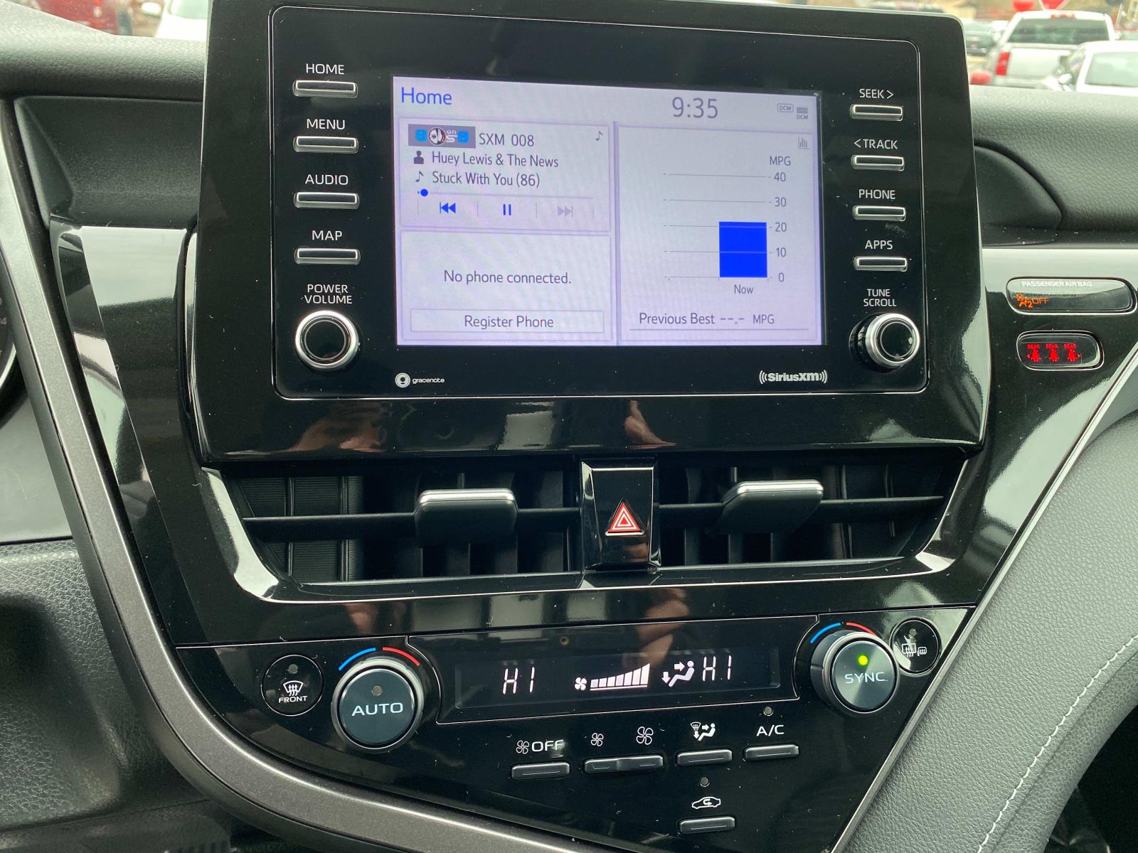 Vehicle image 11 of 26