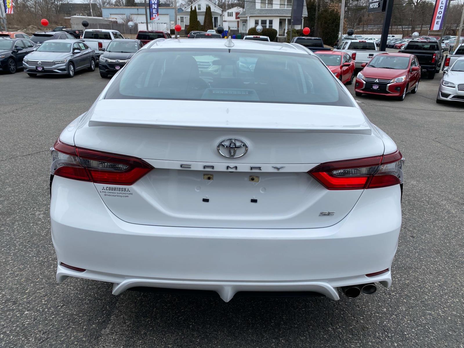 Vehicle image 6 of 26