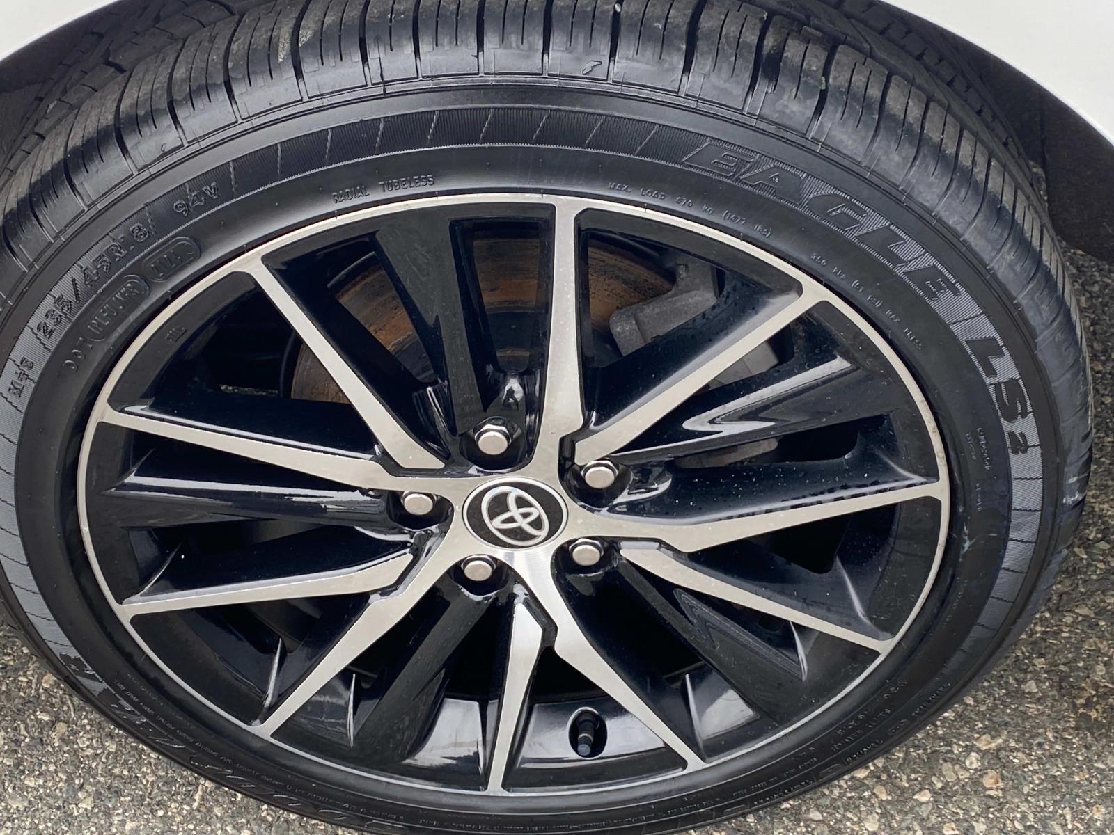 Vehicle image 25 of 26