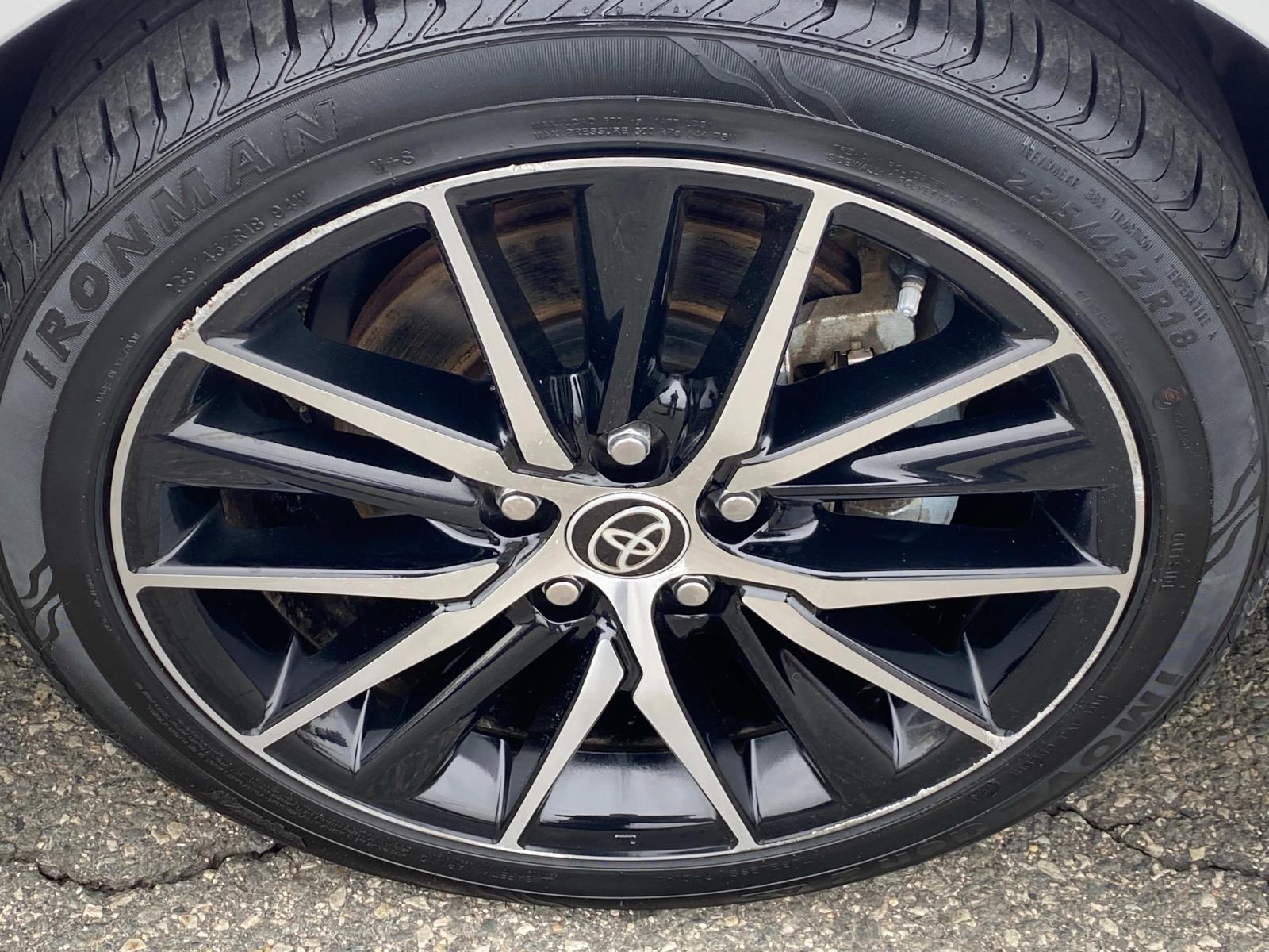 Vehicle image 23 of 26