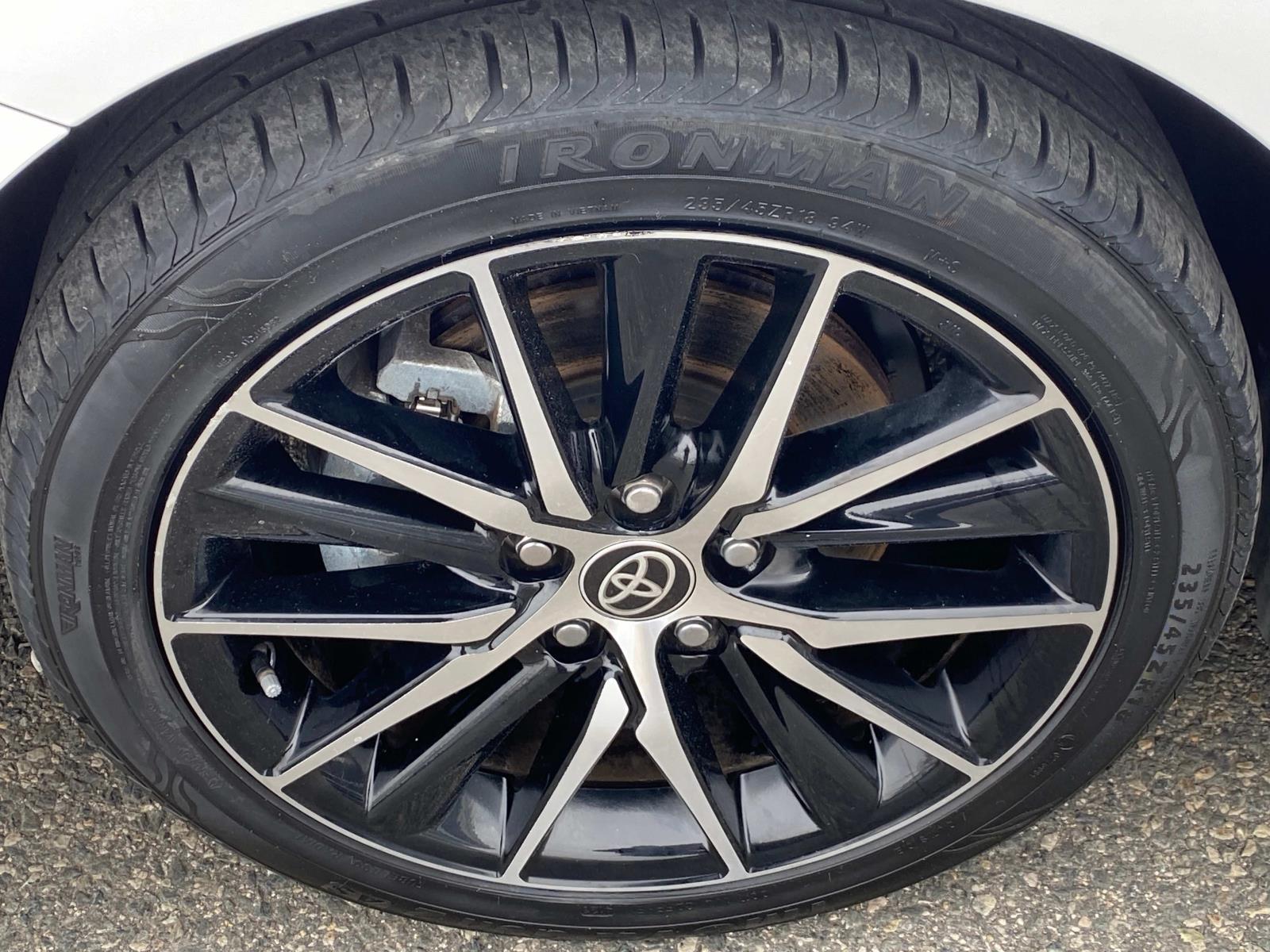 Vehicle image 24 of 26