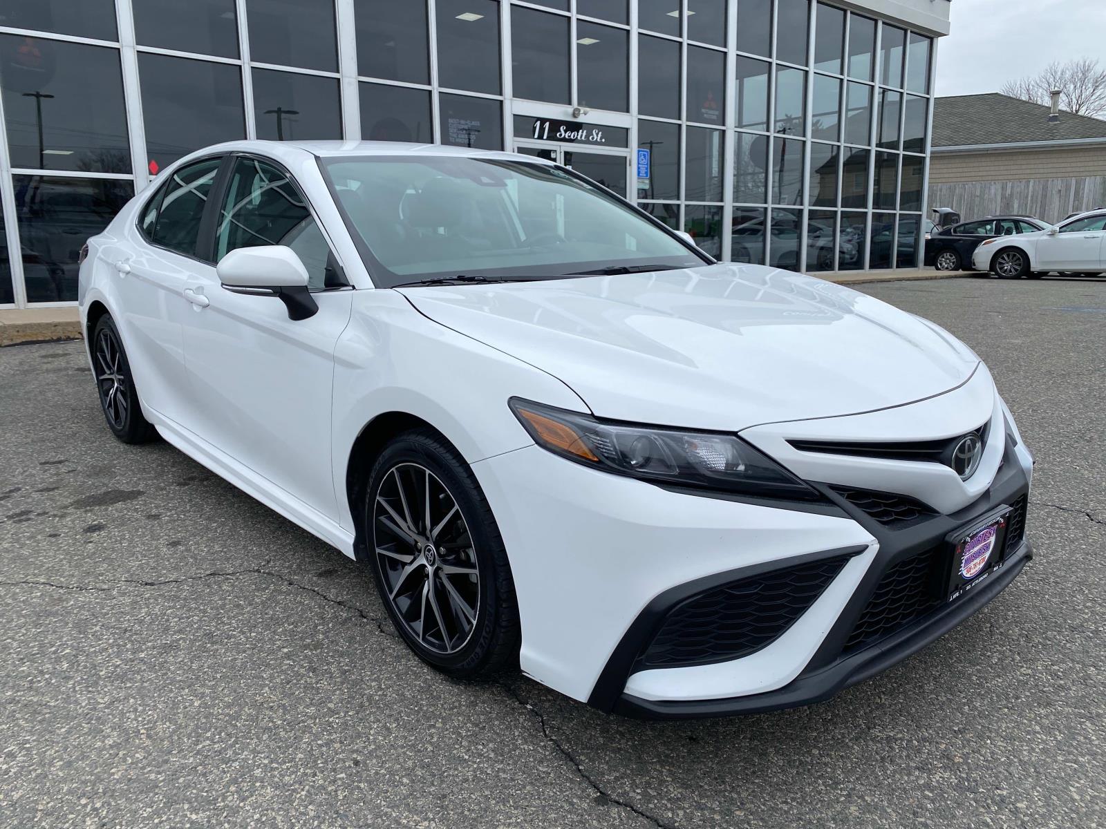 Vehicle image 3 of 26