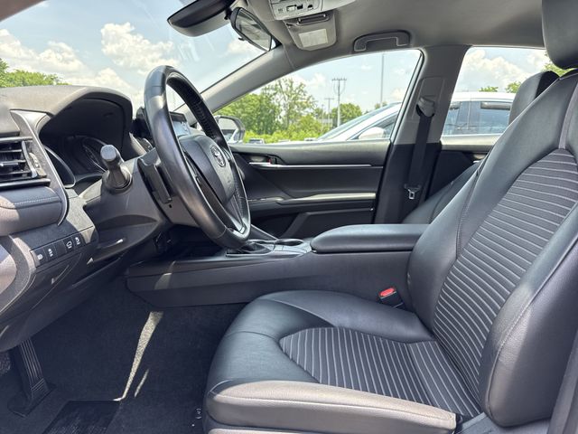 Vehicle image 11 of 34