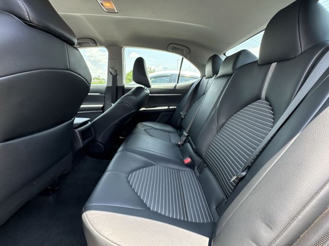 Vehicle image 9 of 34