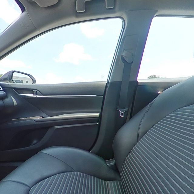 Vehicle image 24 of 34
