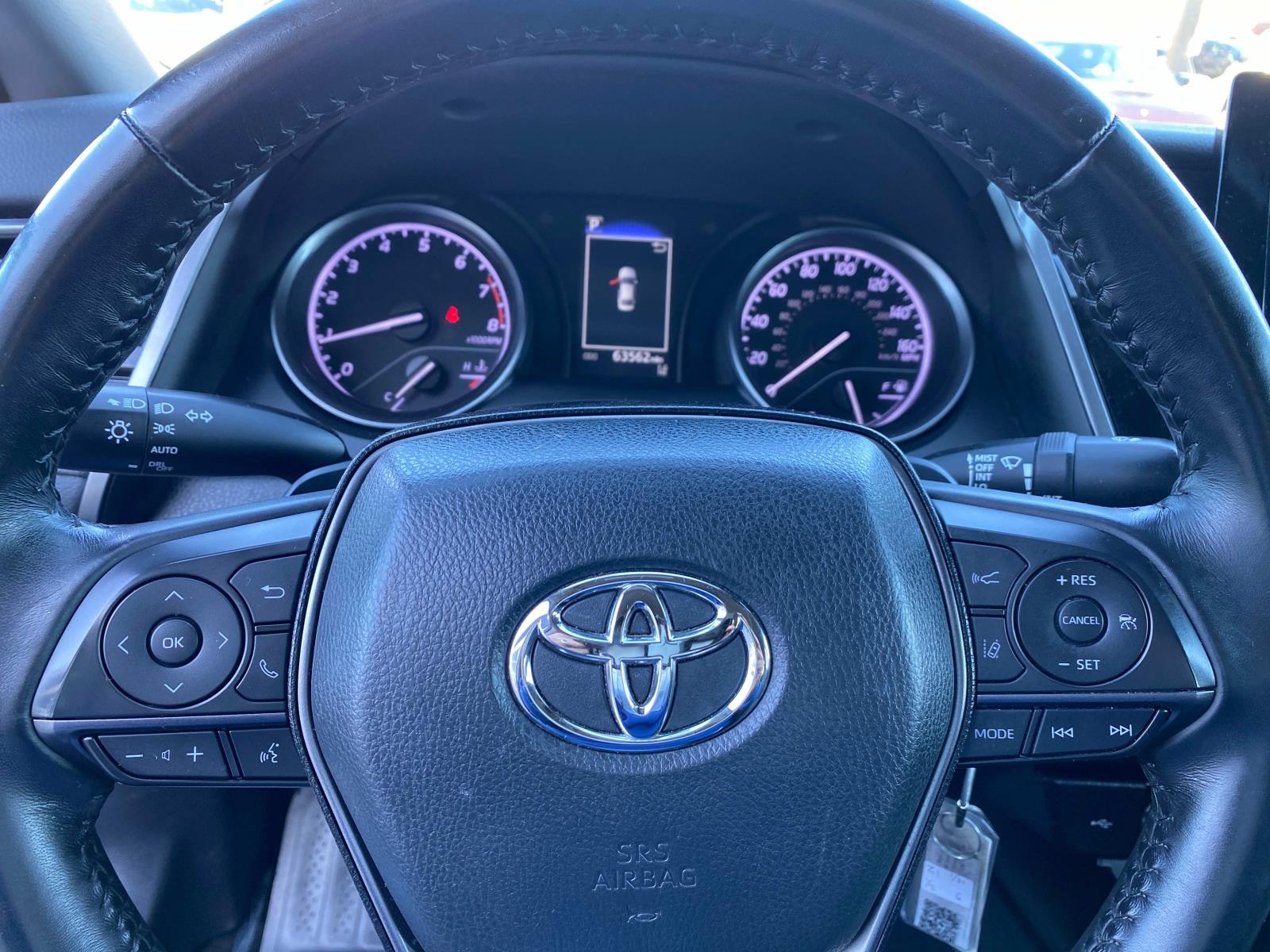 Vehicle image 14 of 24