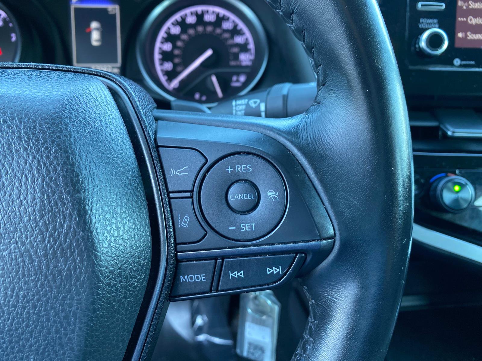 Vehicle image 15 of 24