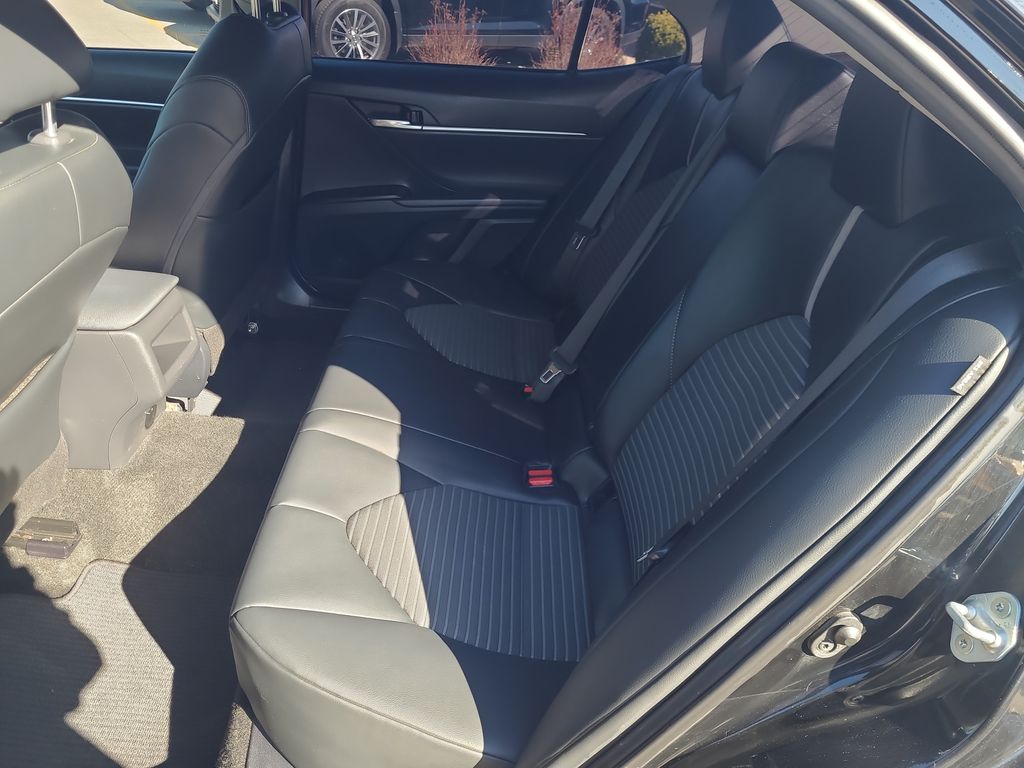 Vehicle image 23 of 27