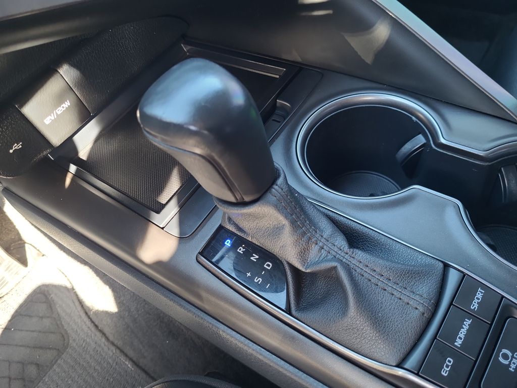 Vehicle image 22 of 27