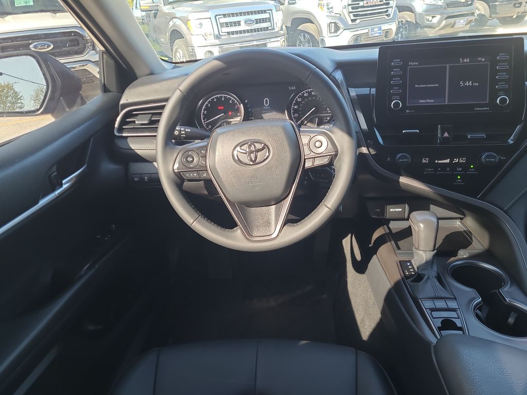 Vehicle image 13 of 27