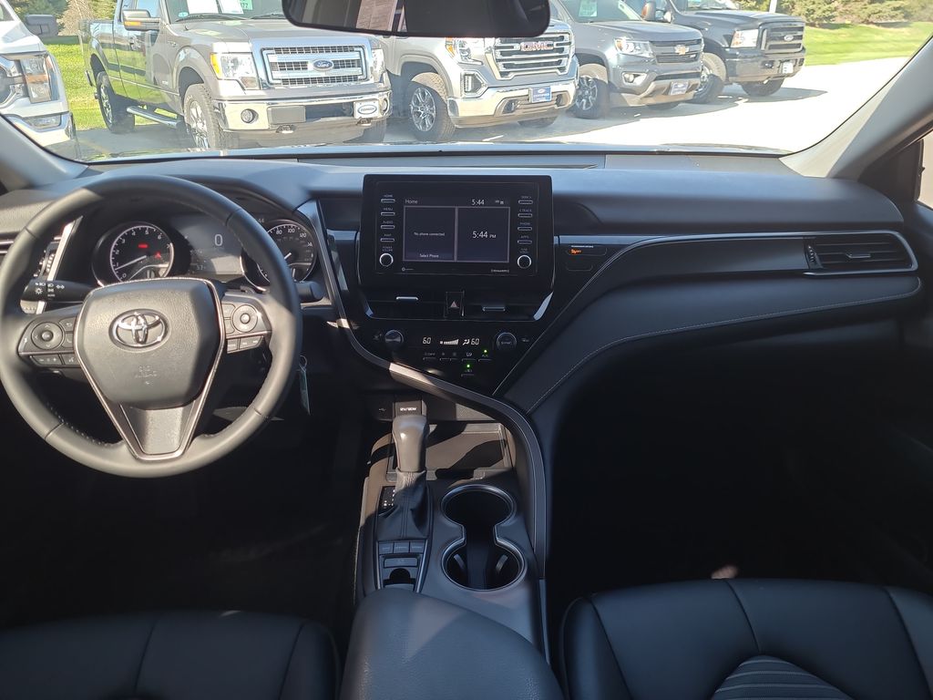 Vehicle image 12 of 27