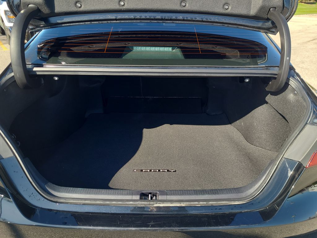 Vehicle image 21 of 27