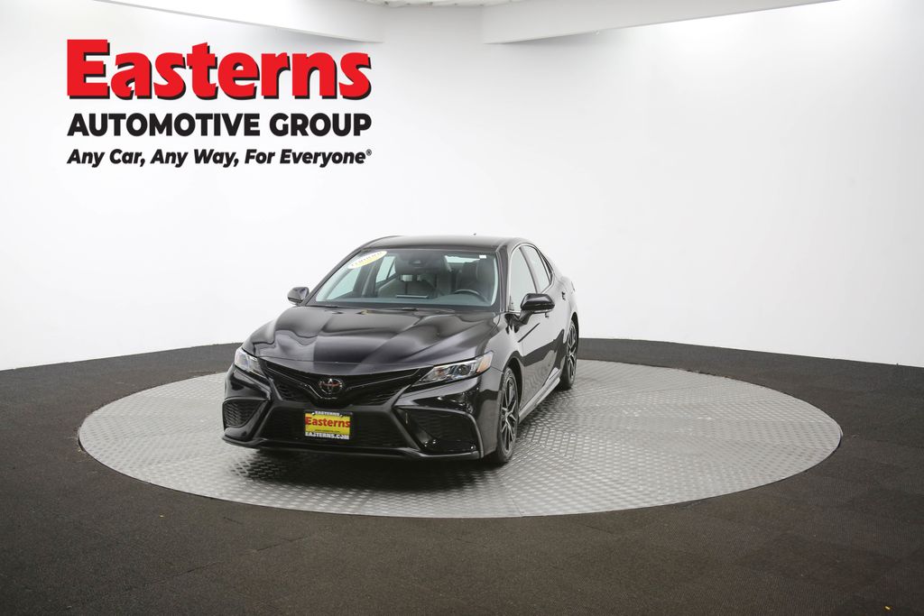 2023 Toyota Camry SE Image 3 of 55